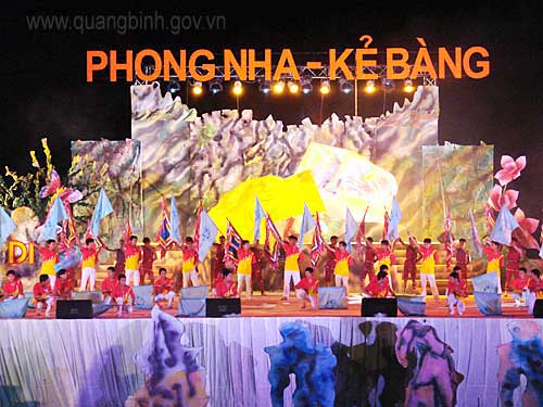 Artistic performance to welcome the anniversary