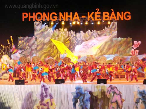 Artistic performance to welcome the anniversary