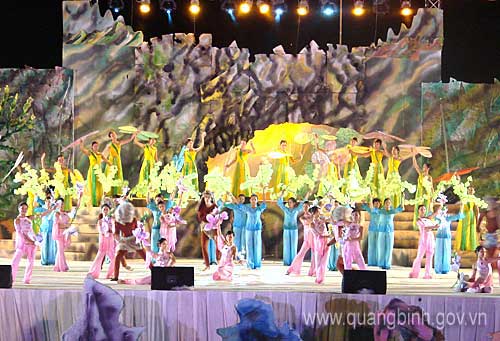 Artistic performance to welcome the anniversary