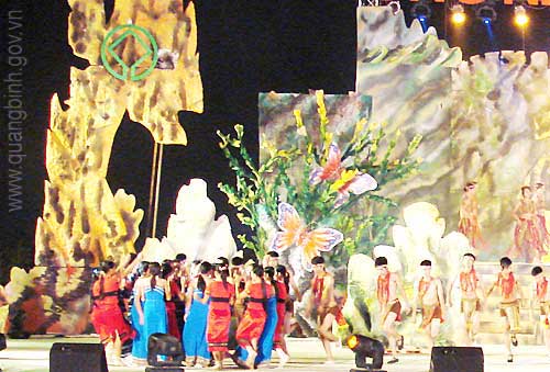Artistic performance to welcome the anniversary
