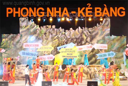 Artistic performance to welcome the anniversary