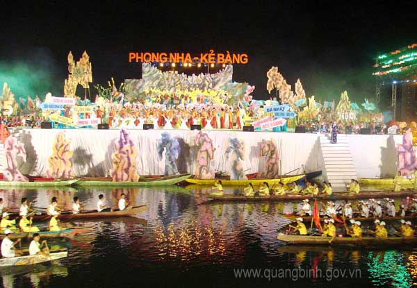 Artistic performance to welcome the anniversary