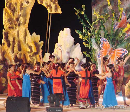 Artistic performance to welcome the anniversary