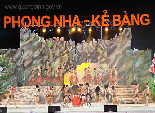 Artistic performance to welcome the anniversary