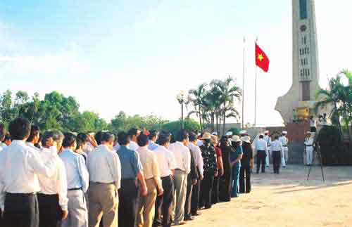 Viếng nghĩa trang Ba Dốc - Bố Trạch