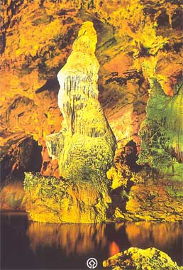 Stalactite having the form of the Kouan Yin statue