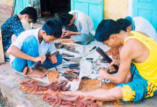 Chạm trổ