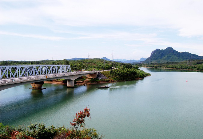 Núi Thần Đinh